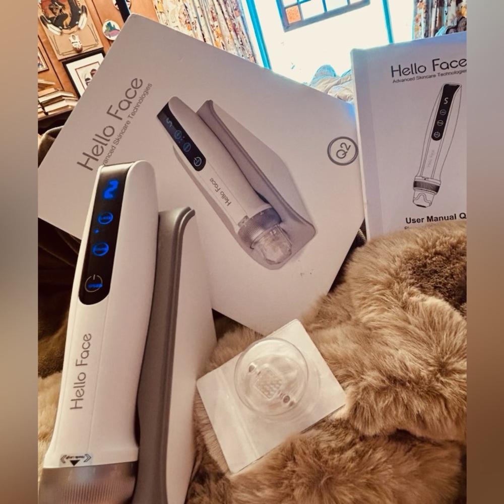 Roll away anti aging signs with this facial device .
